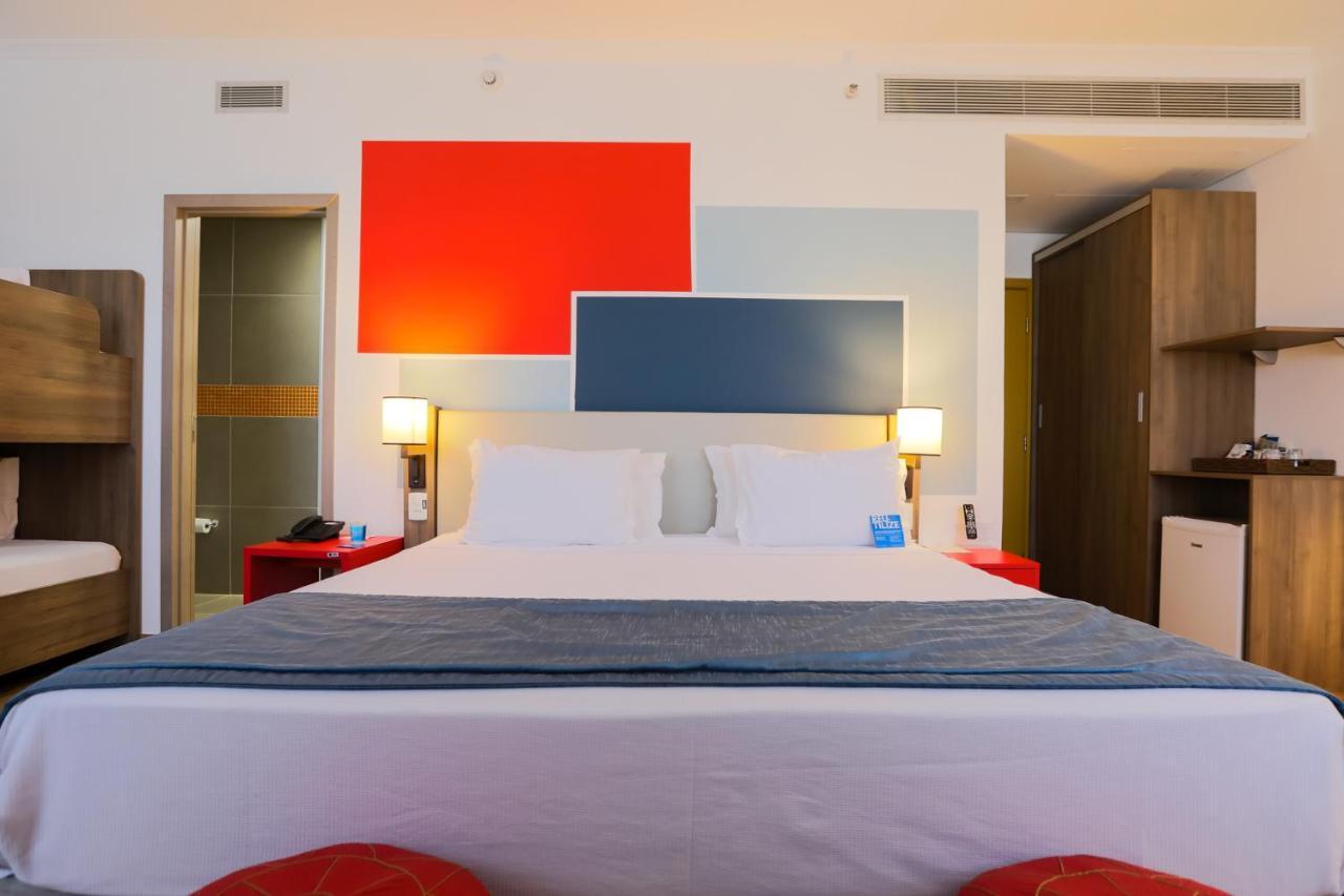 מלון Tryp By Wyndham ריבייראו פרטו מראה חיצוני תמונה A room at the hotel