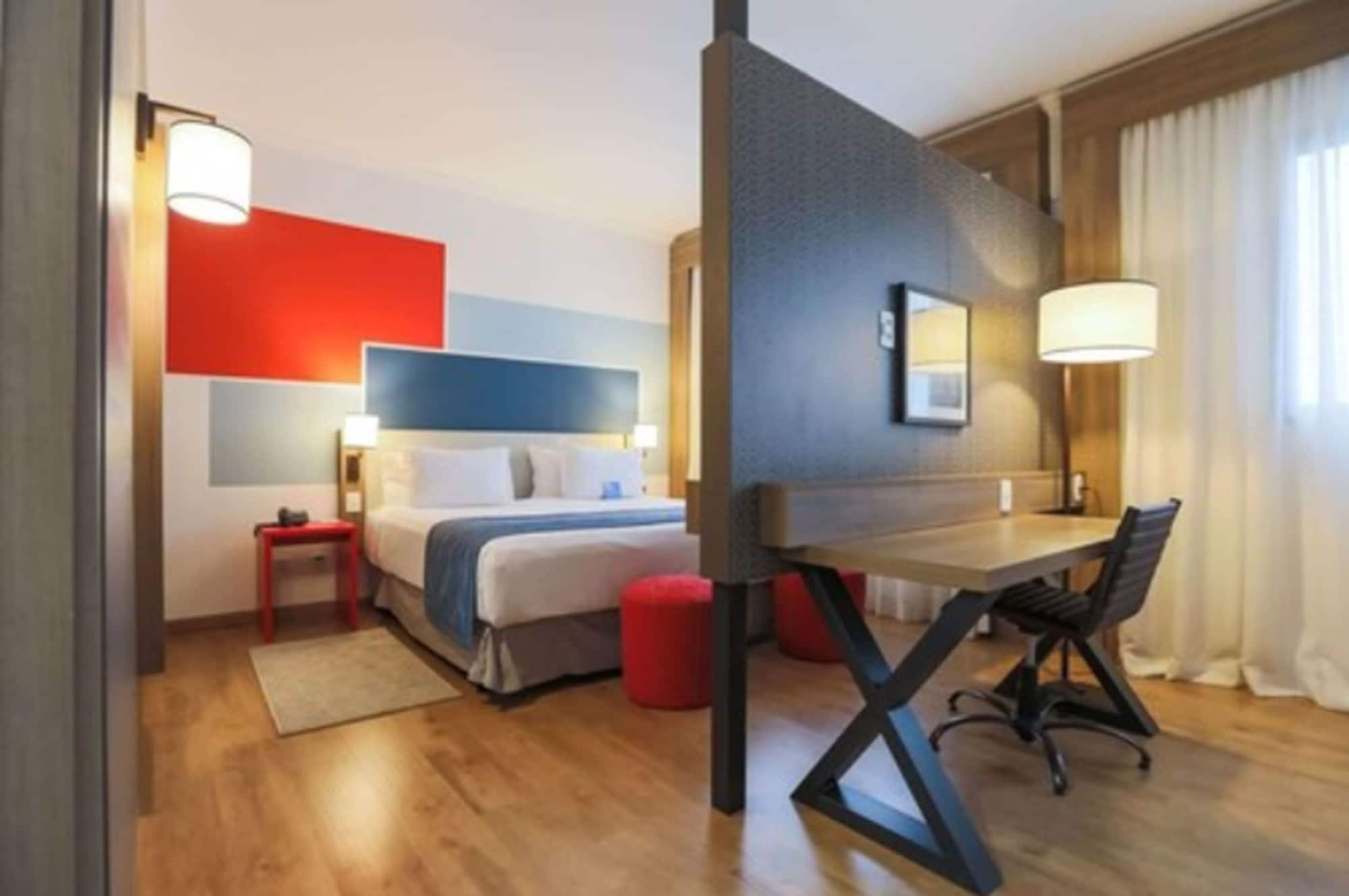 מלון Tryp By Wyndham ריבייראו פרטו מראה חיצוני תמונה Suite