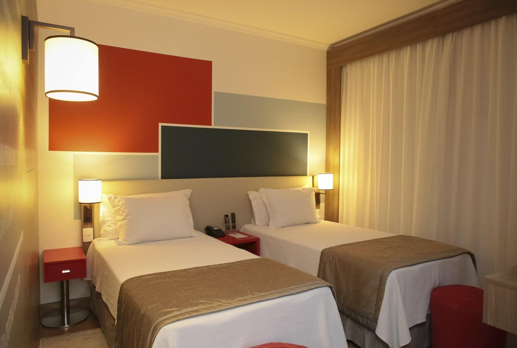 מלון Tryp By Wyndham ריבייראו פרטו מראה חיצוני תמונה A room at the hotel