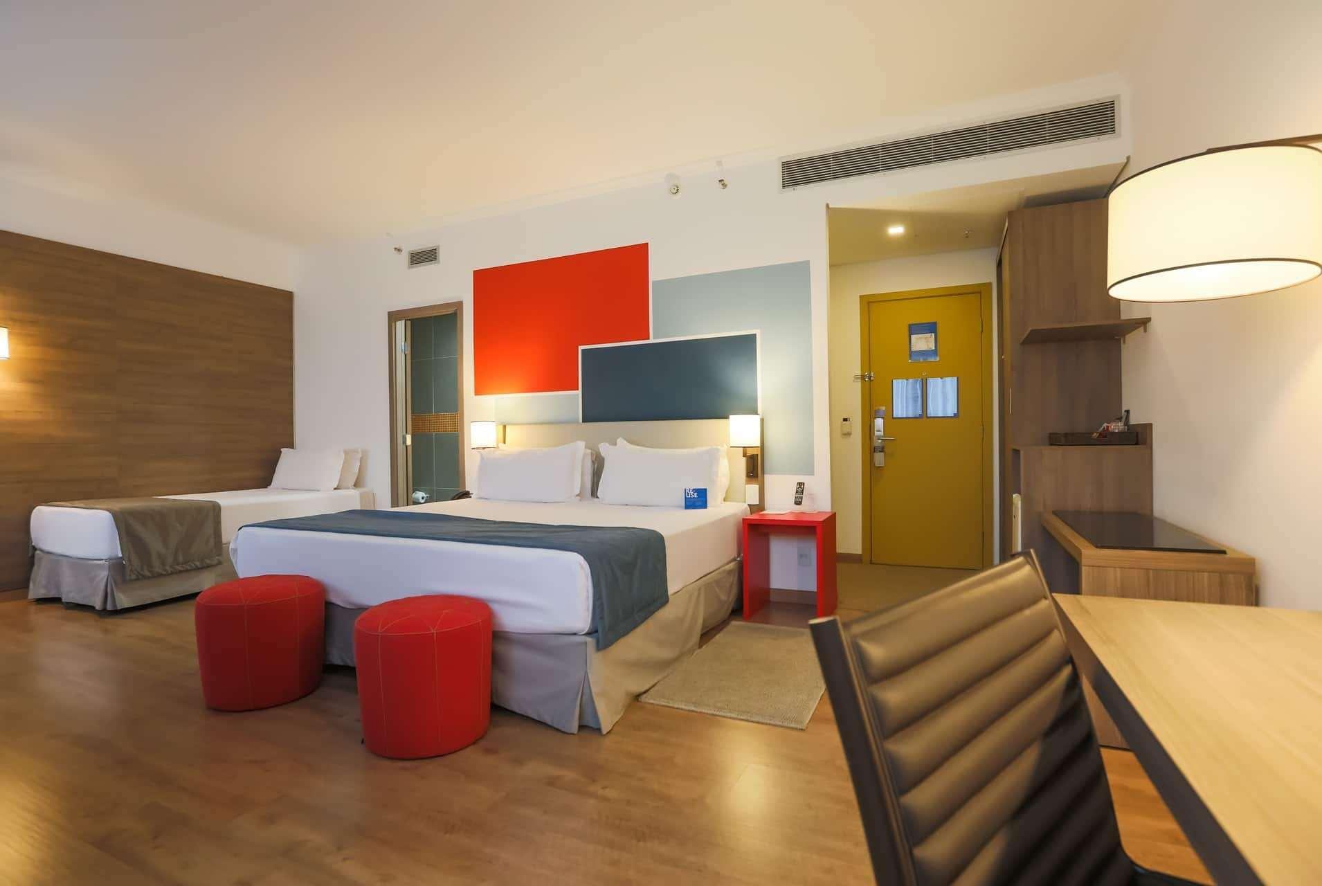 מלון Tryp By Wyndham ריבייראו פרטו מראה חיצוני תמונה A room at the hotel