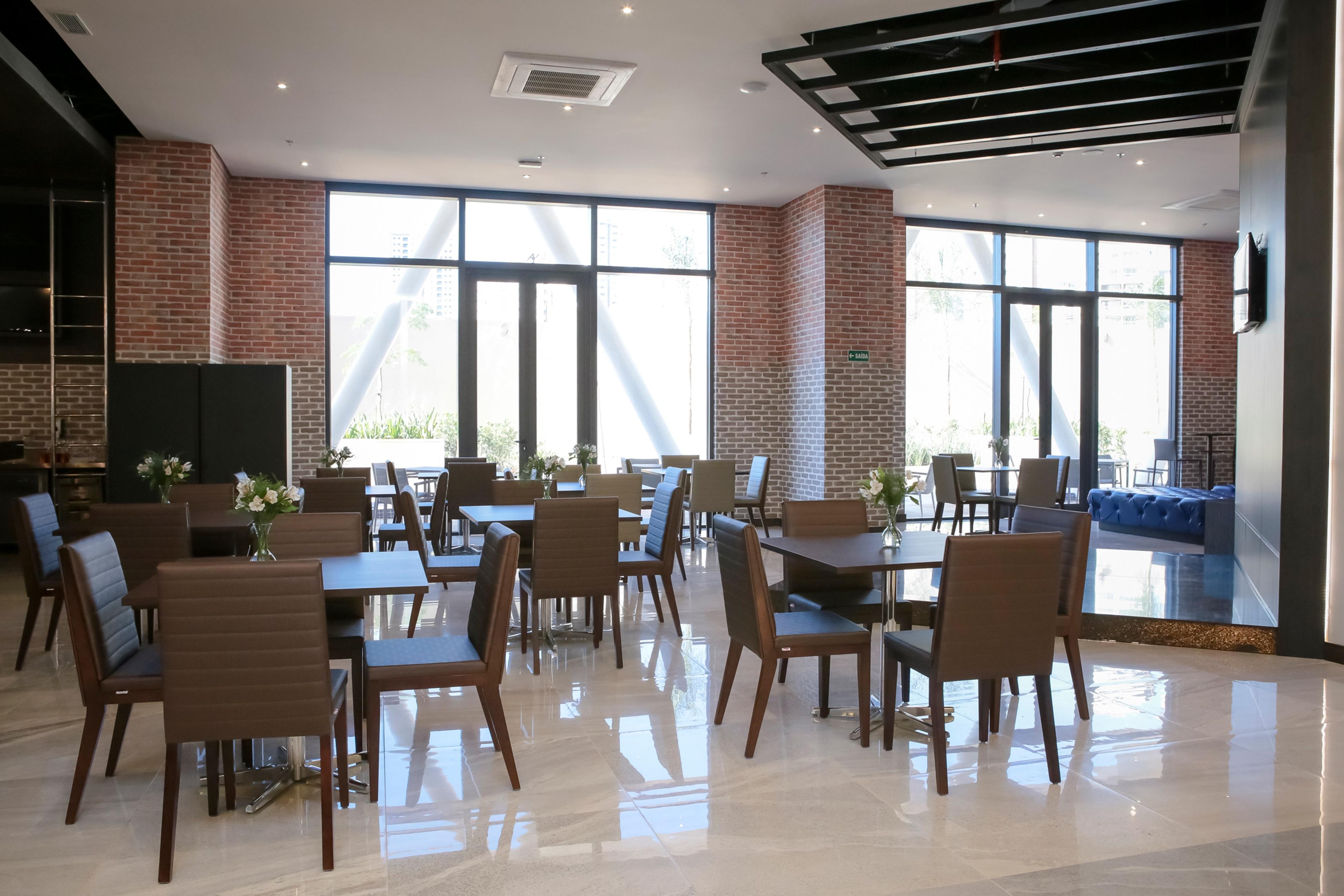 מלון Tryp By Wyndham ריבייראו פרטו מראה חיצוני תמונה The interior of the hotel