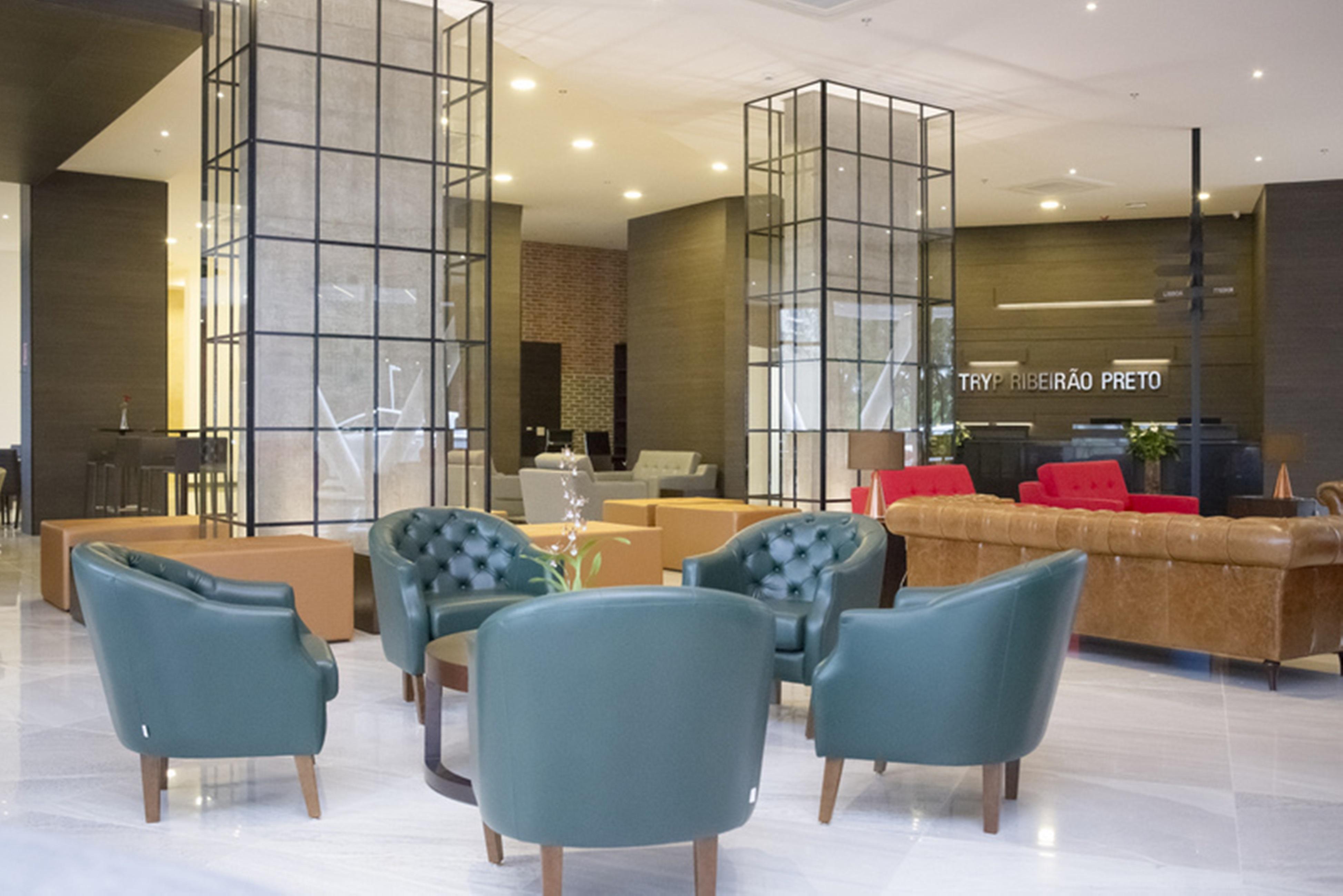 מלון Tryp By Wyndham ריבייראו פרטו מראה חיצוני תמונה Lobby