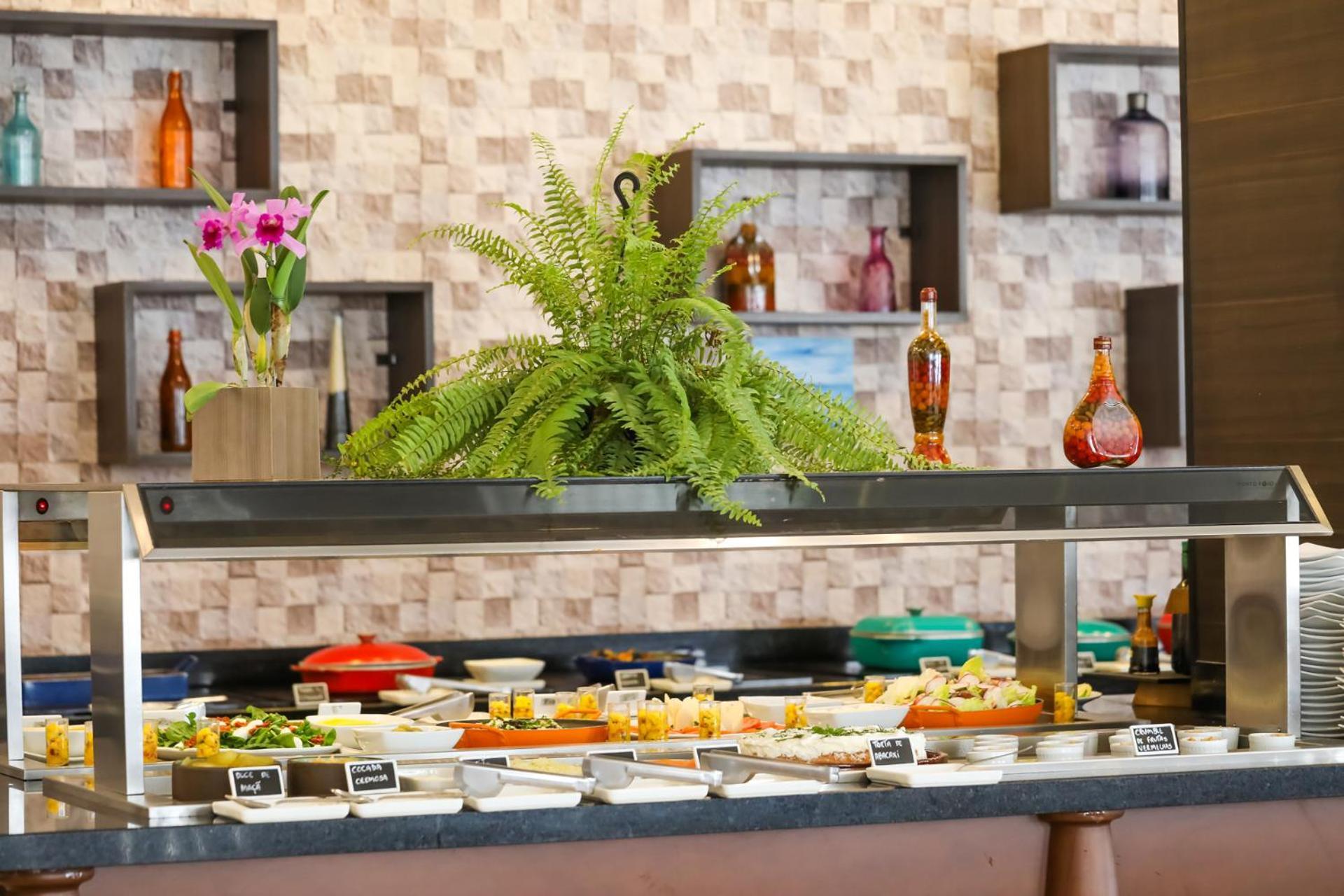 מלון Tryp By Wyndham ריבייראו פרטו מראה חיצוני תמונה A salad bar