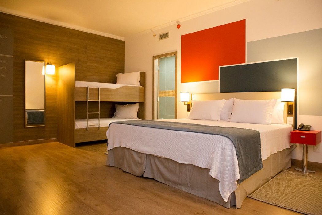 מלון Tryp By Wyndham ריבייראו פרטו מראה חיצוני תמונה Family room