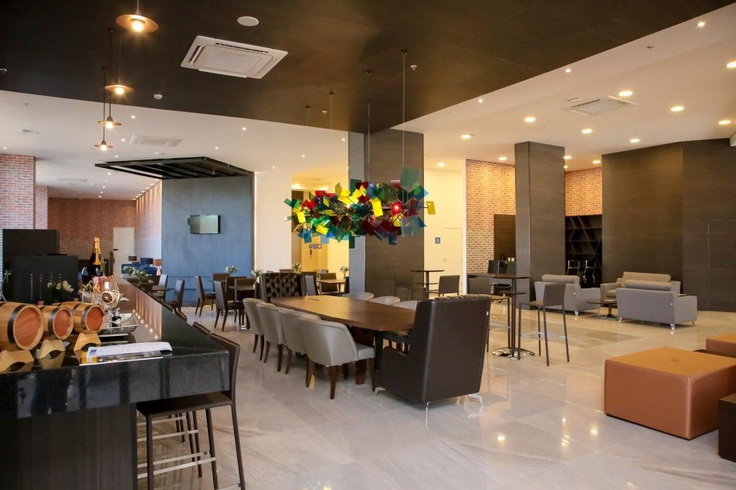 מלון Tryp By Wyndham ריבייראו פרטו מראה חיצוני תמונה The lobby of the hotel