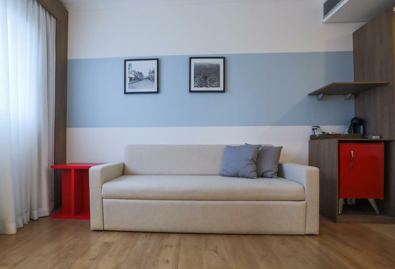 מלון Tryp By Wyndham ריבייראו פרטו מראה חיצוני תמונה A sofa bed