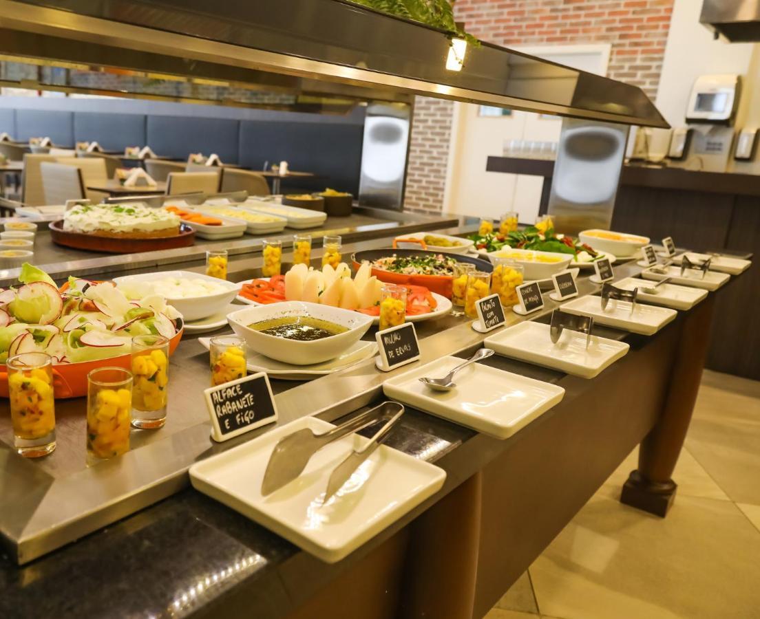 מלון Tryp By Wyndham ריבייראו פרטו מראה חיצוני תמונה A salad bar